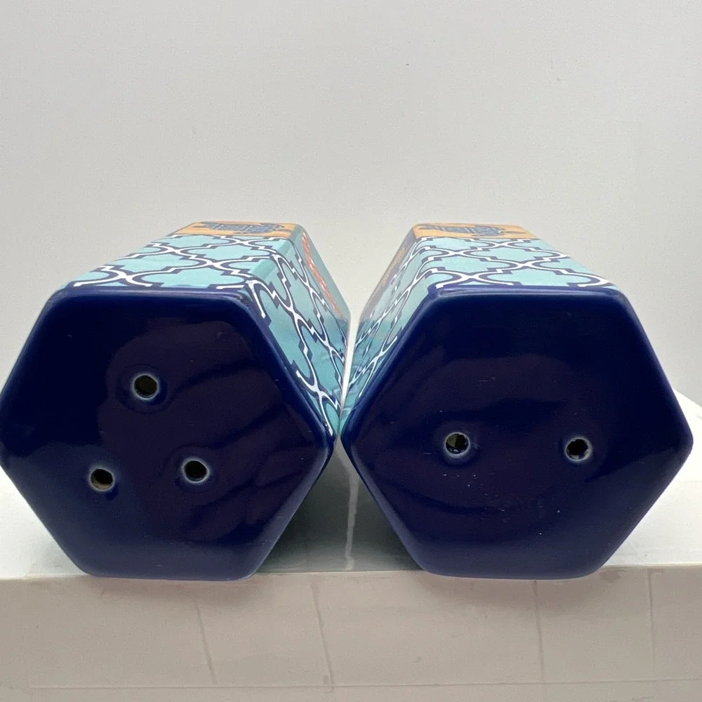 SeaWorld Moroccan Style Ceramic Salt & Pepper Shakers Sea Turtles Dolphins Blue